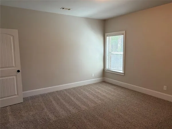 $3,100 | 410 Live Oak Pass, Loganville, GA 30052