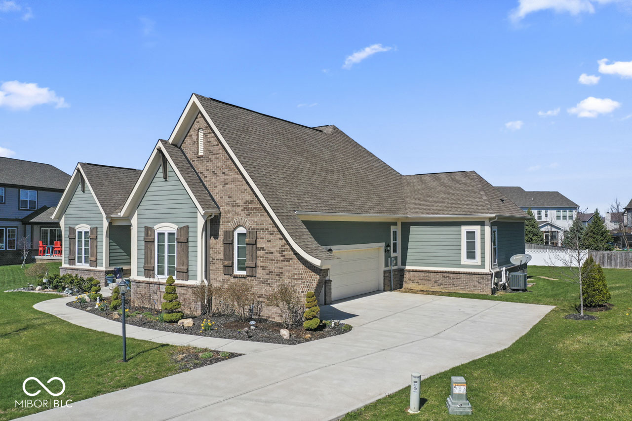10780 Creekbed Circle Fishers, IN 46038 - Photo 2 of 54