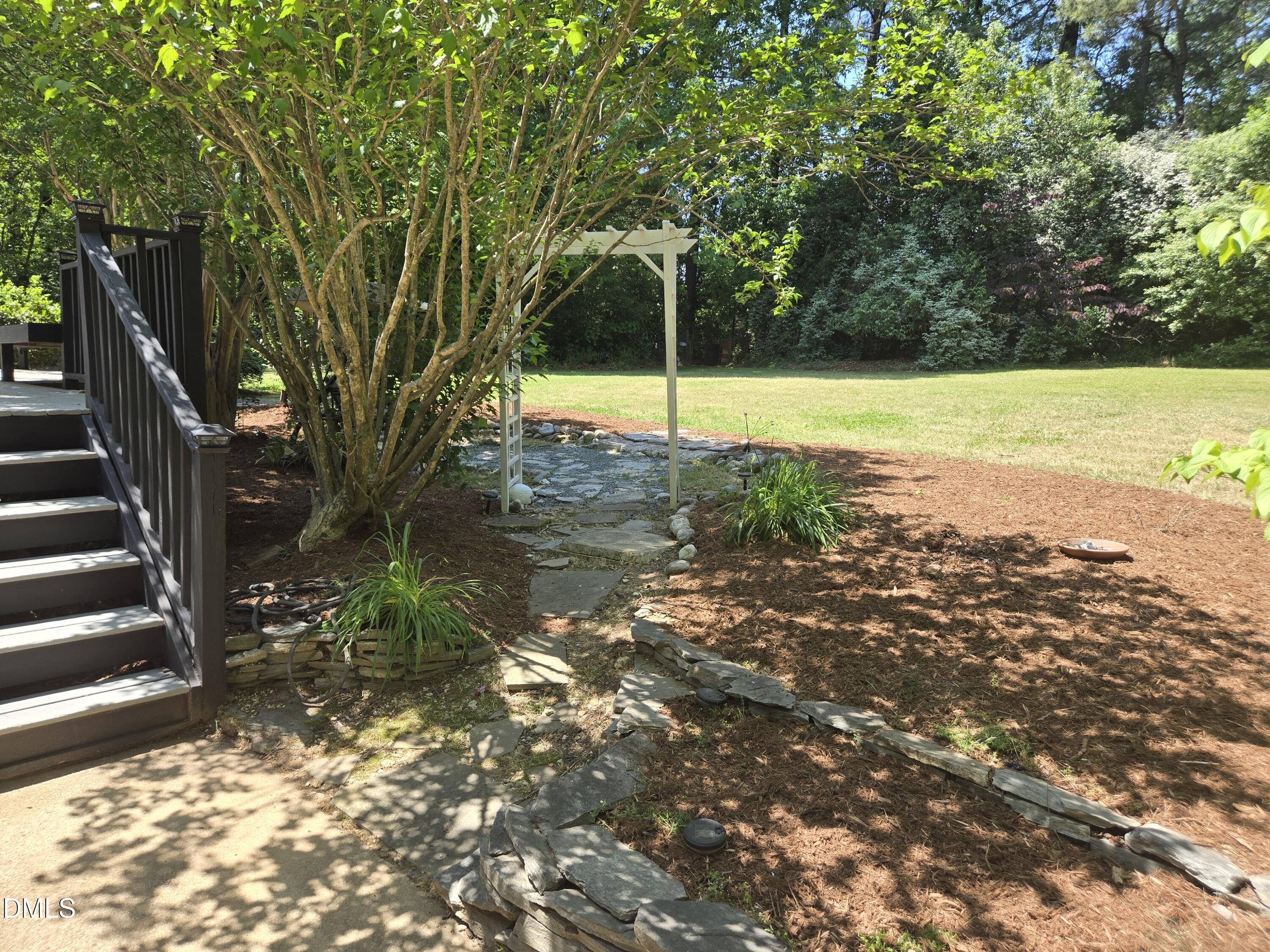 5516 Den Heider Way Raleigh, NC 27606 - Photo 11 of 53 11