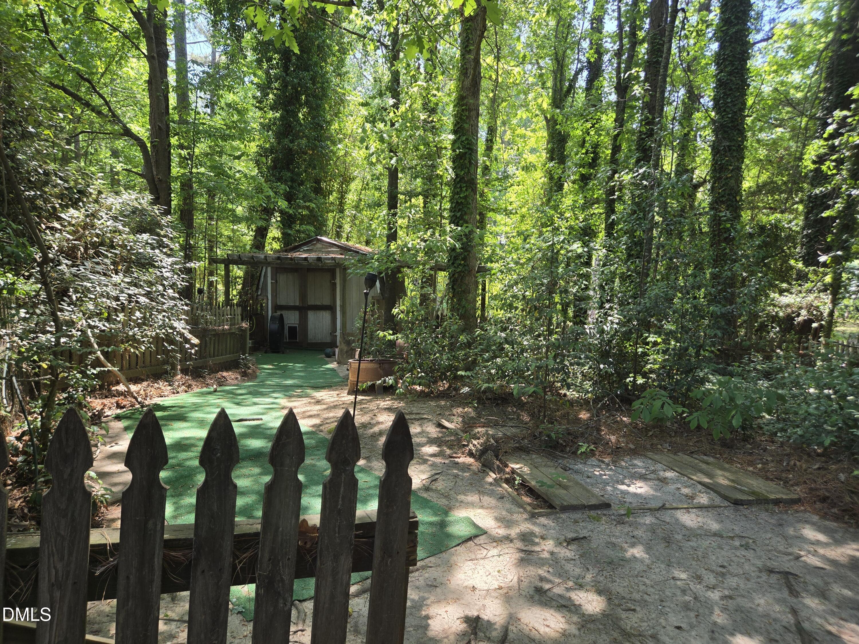 5516 Den Heider Way Raleigh, NC 27606 - Photo 21 of 53 21