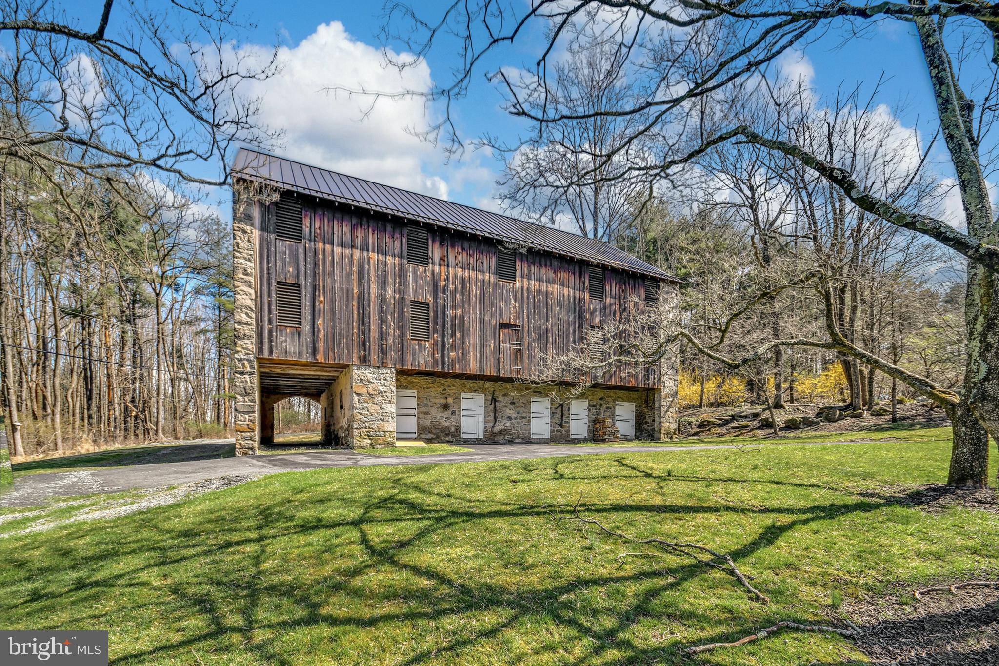 2807 Wassergass Road Hellertown, PA 18055 - Photo 3 of 29 Gallery Image 3
