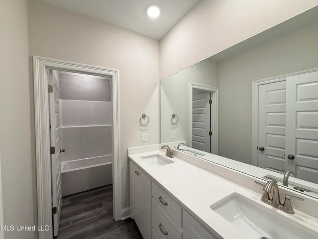 $312,280 | 213 Anderson Oaks Drive, Pearl, MS 39208