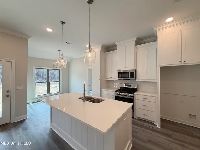 $312,280 | 213 Anderson Oaks Drive, Pearl, MS 39208