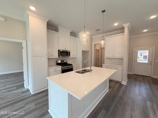 $312,280 | 213 Anderson Oaks Drive, Pearl, MS 39208