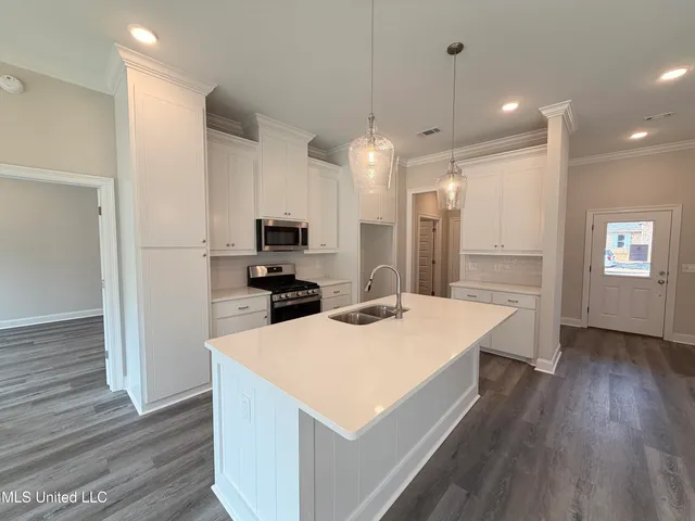 $312,280 | 213 Anderson Oaks Drive, Pearl, MS 39208