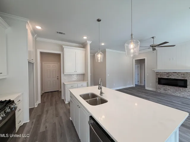 $312,280 | 213 Anderson Oaks Drive, Pearl, MS 39208