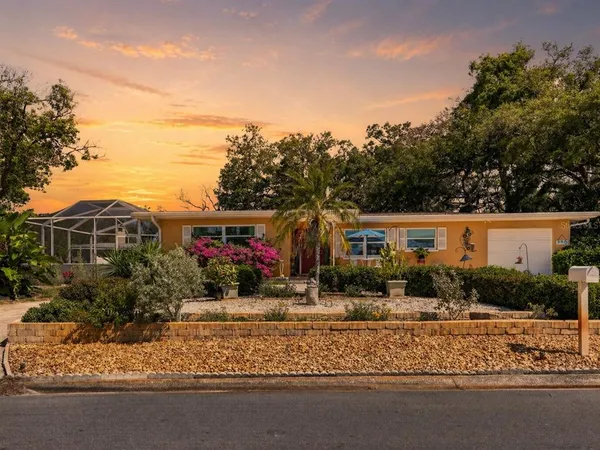 $465,000 | 209 Westwinds Drive, Palm Harbor, FL 34683