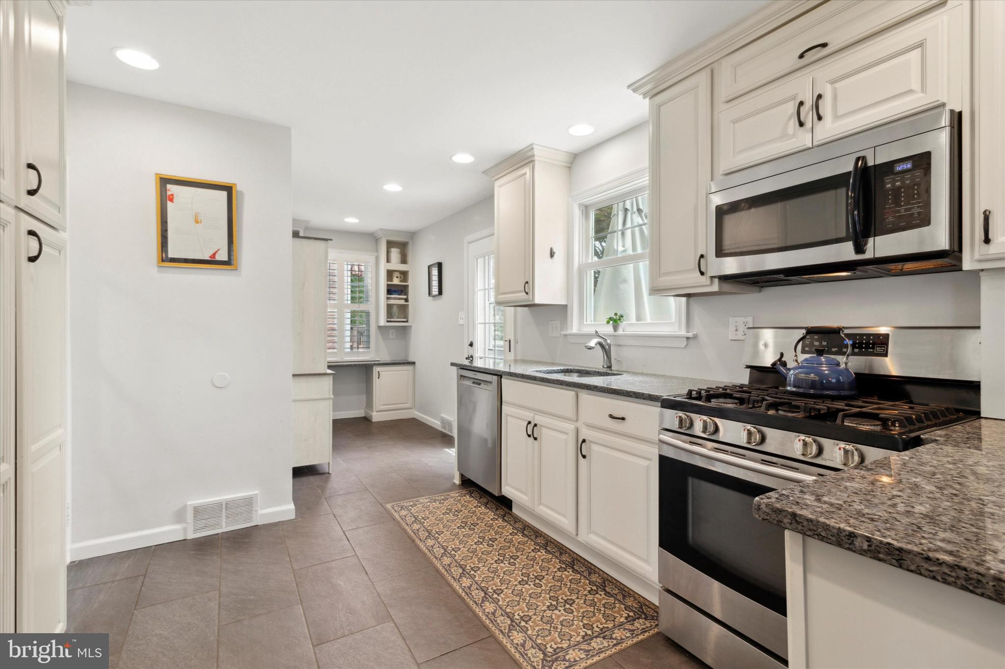 131 Decatur Road Havertown, PA 19083 - Photo 18 of 33