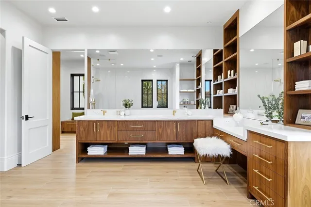 a view of livingroom with furniture and wooden floor
