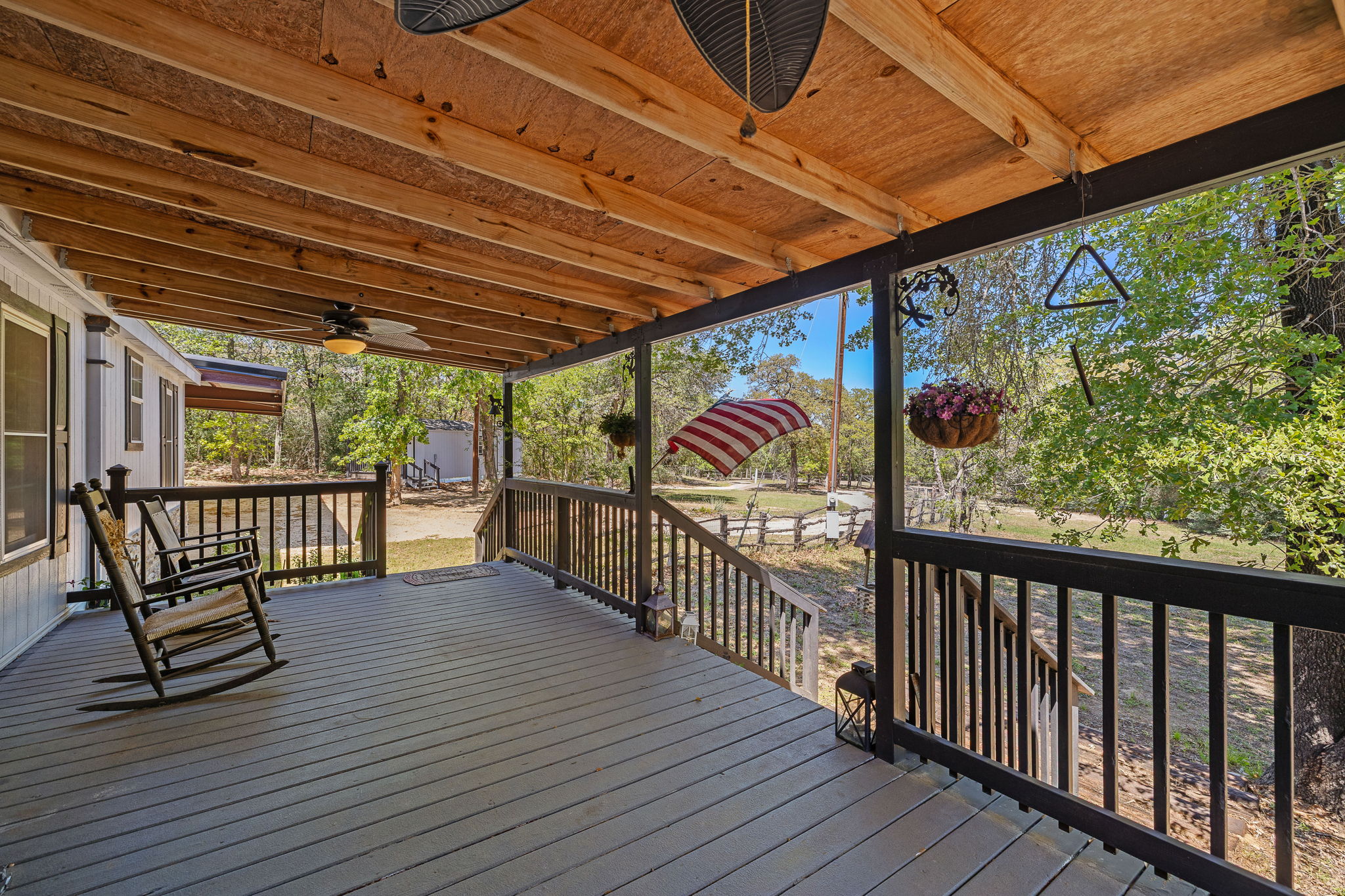 541 Hidden Oaks Drive Elgin, TX 78621 - Photo 33 of 40 A view of the front porch