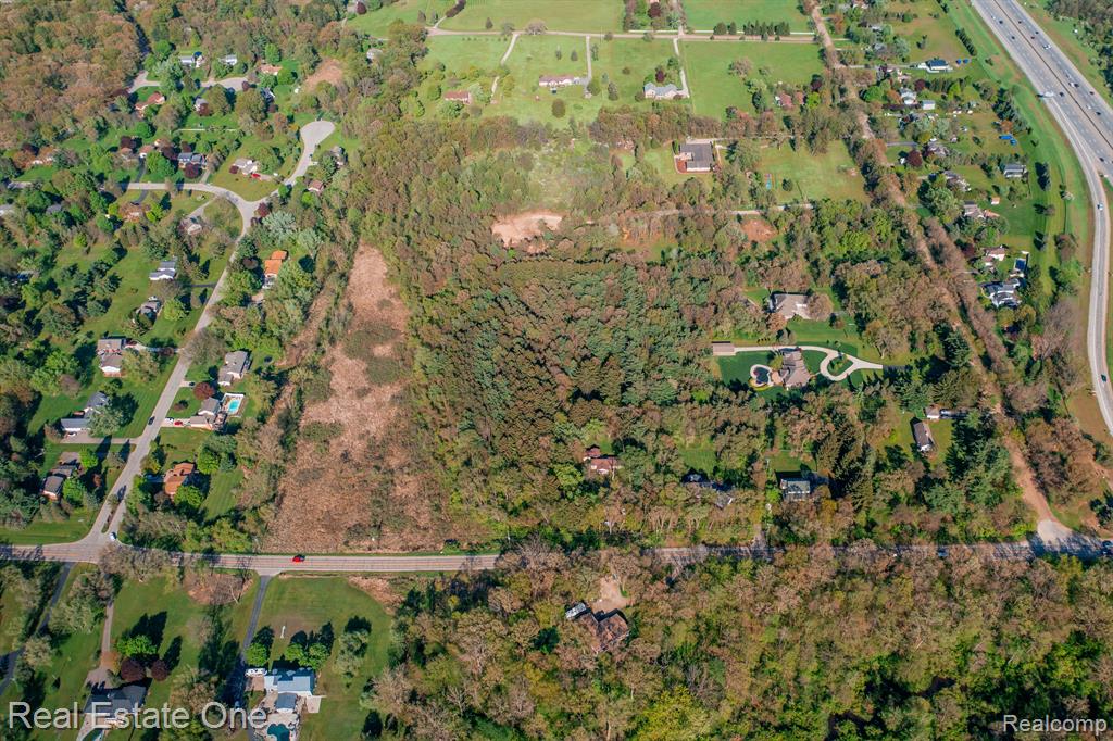 5375 Pleasant Valley Road Brighton, MI 48114 - Photo 65 of 75
