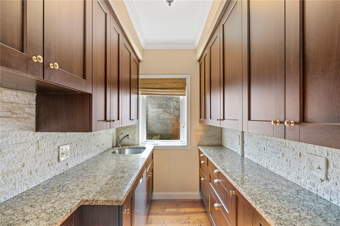 129 10th Street, Unit 1 Providence, RI 02906 - Photo 12 of 35