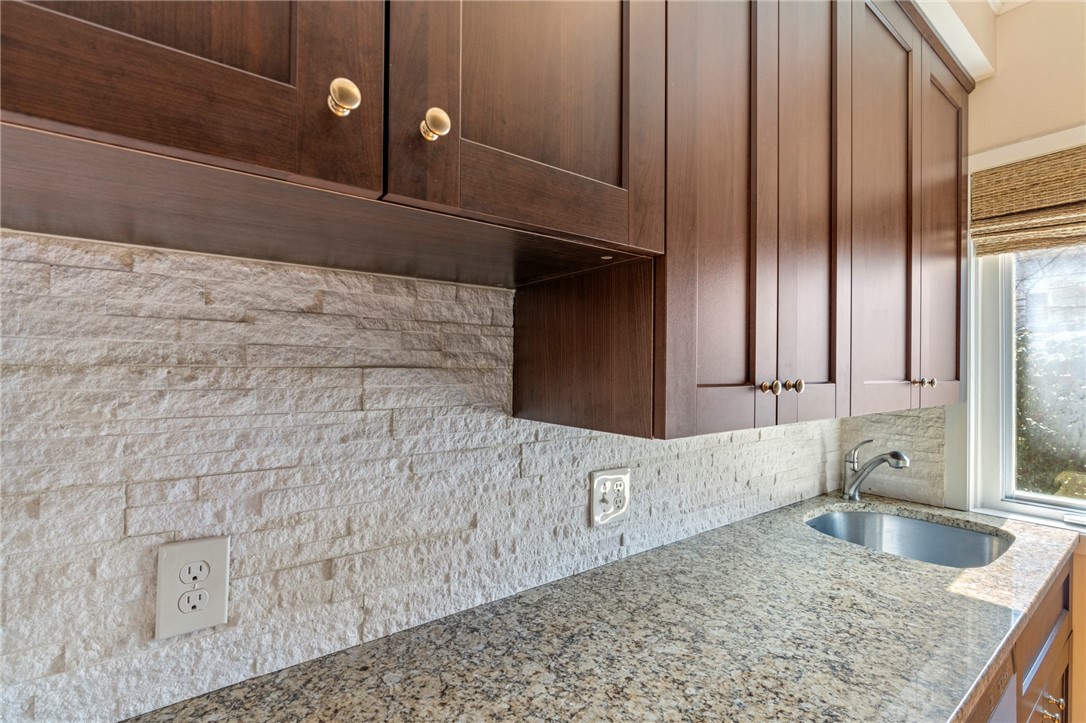129 10th Street, Unit 1 Providence, RI 02906 - Photo 13 of 35