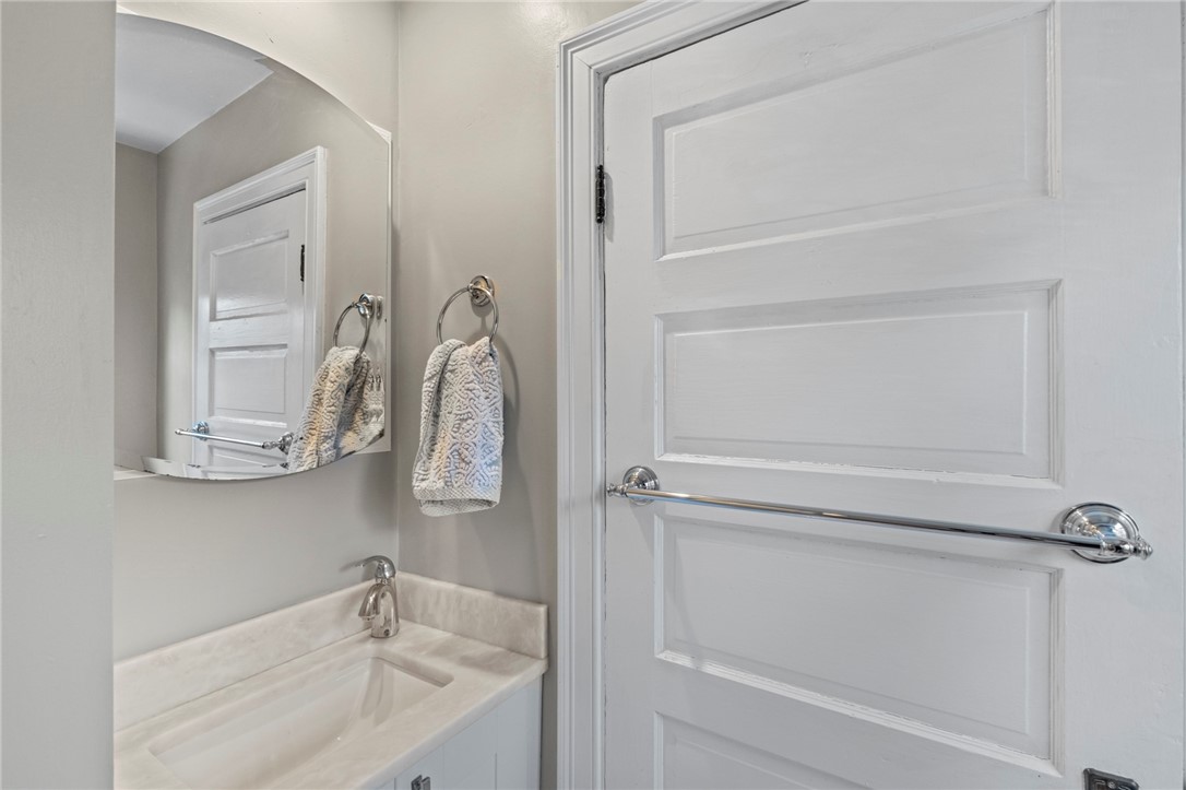 129 10th Street, Unit 1 Providence, RI 02906 - Photo 28 of 35