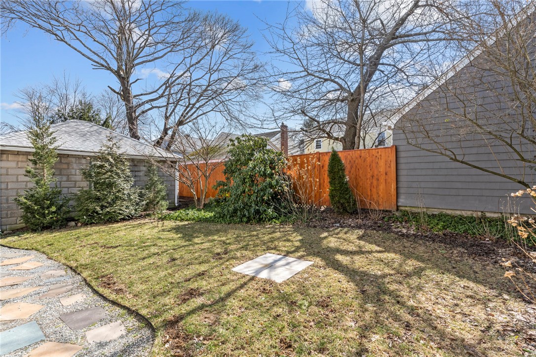 129 10th Street, Unit 1 Providence, RI 02906 - Photo 33 of 35
