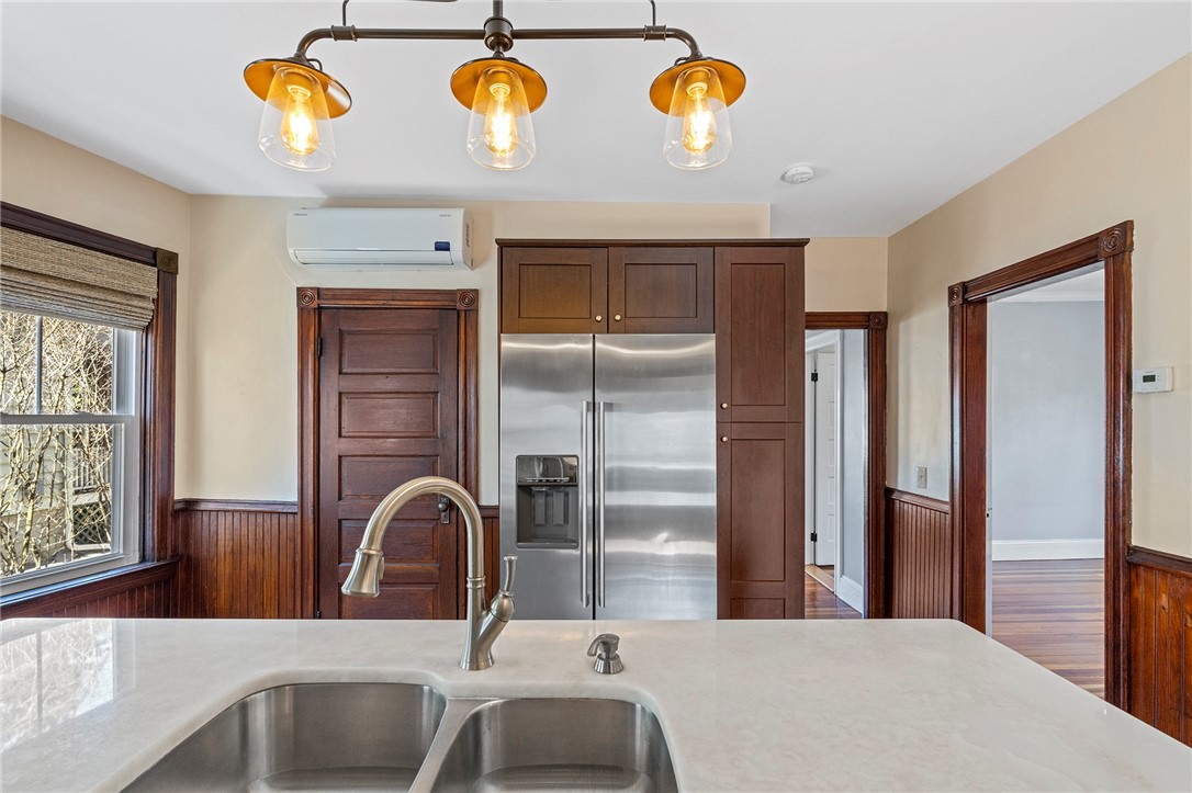 129 10th Street, Unit 1 Providence, RI 02906 - Photo 4 of 35