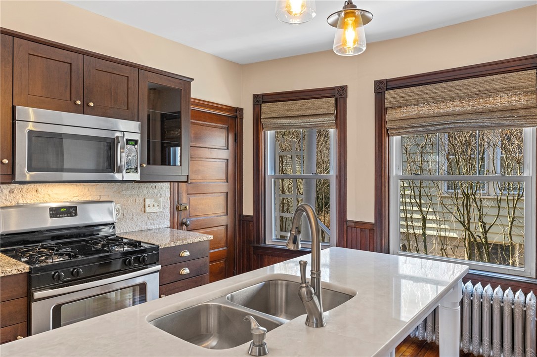 129 10th Street, Unit 1 Providence, RI 02906 - Photo 10 of 35