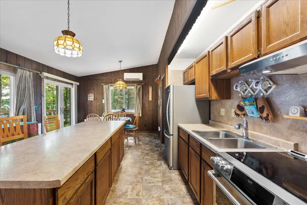 $489,500 | 36977 North Shoreland Road, Sturgeon Lake, MN 55783