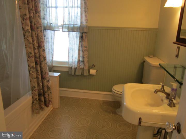 224 Dutton Mill Road Brookhaven, PA 19015 - Photo 9 of 19 Bathroom