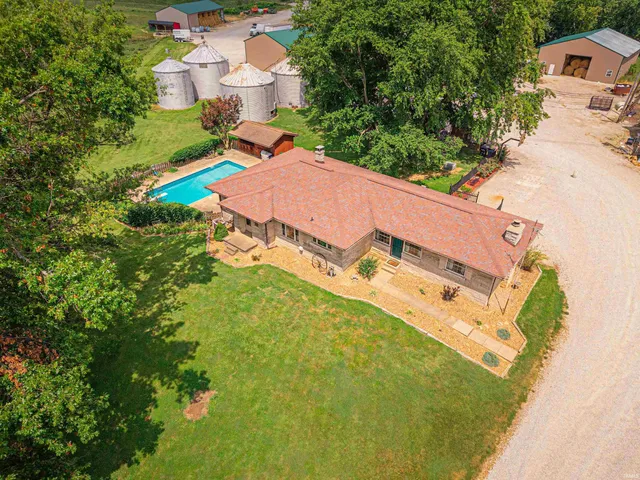 $349,900 | 9830 Winery Road, Wadesville, IN 47638