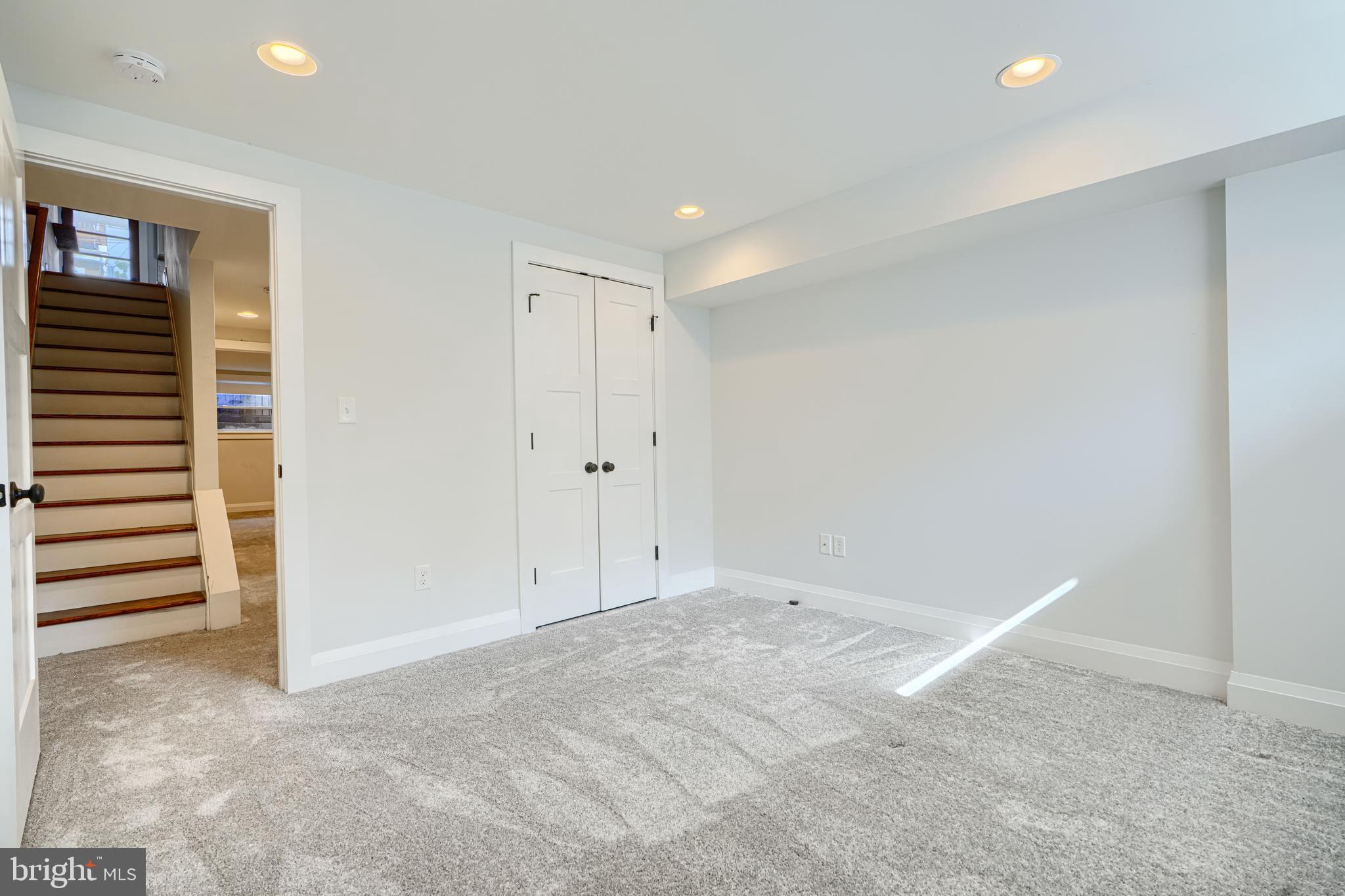 602 South Potomac Street Baltimore, MD 21224 - Photo 17 of 27