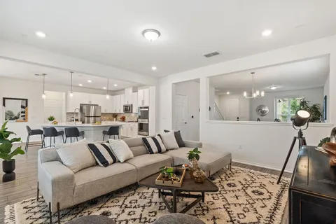 $450,000 | 7808 Lawford Way, Austin, TX 78744