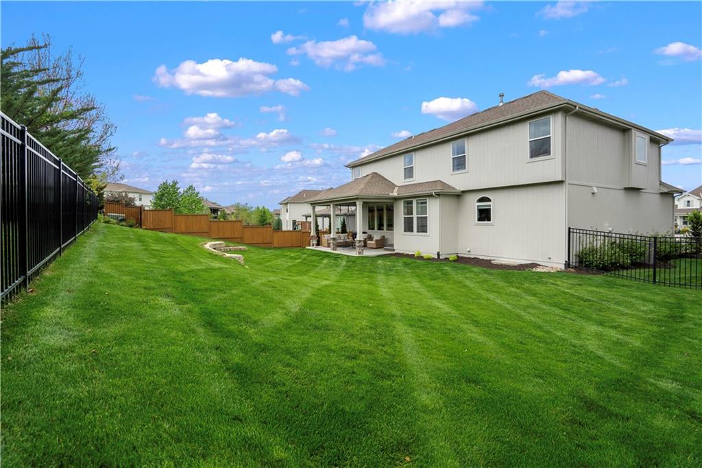 17354 South Legler Road Olathe, KS 66062 - Photo 38 of 44