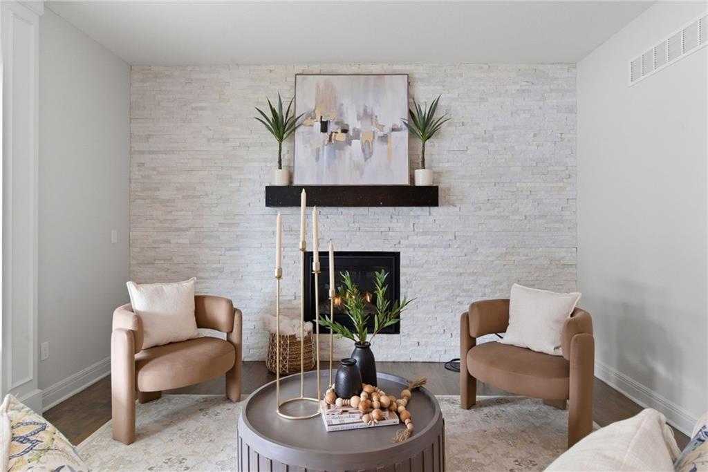 17354 South Legler Road Olathe, KS 66062 - Photo 4 of 44