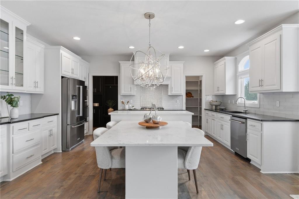 17354 South Legler Road Olathe, KS 66062 - Photo 7 of 44