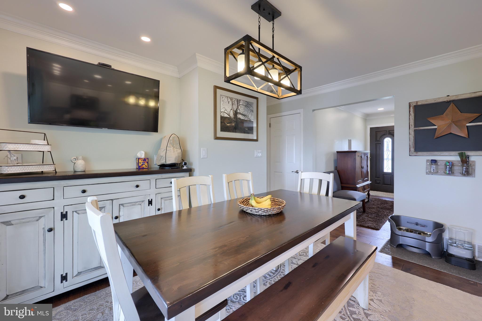 524 West Trout Run Road Ephrata, PA 17522 - Photo 8 of 59 Dining Area