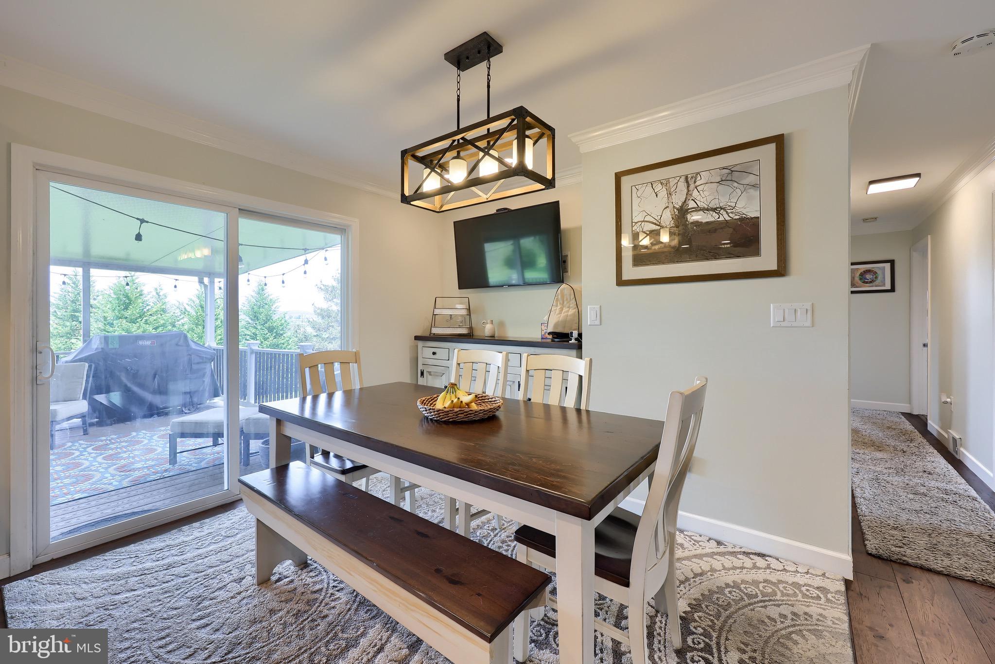 524 West Trout Run Road Ephrata, PA 17522 - Photo 9 of 59 Dining Area