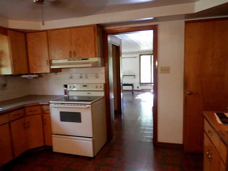 782 Arona Road New Stanton, PA 15672 - Photo 13 of 19 Kitchen. Open floor concept - ahead of its time