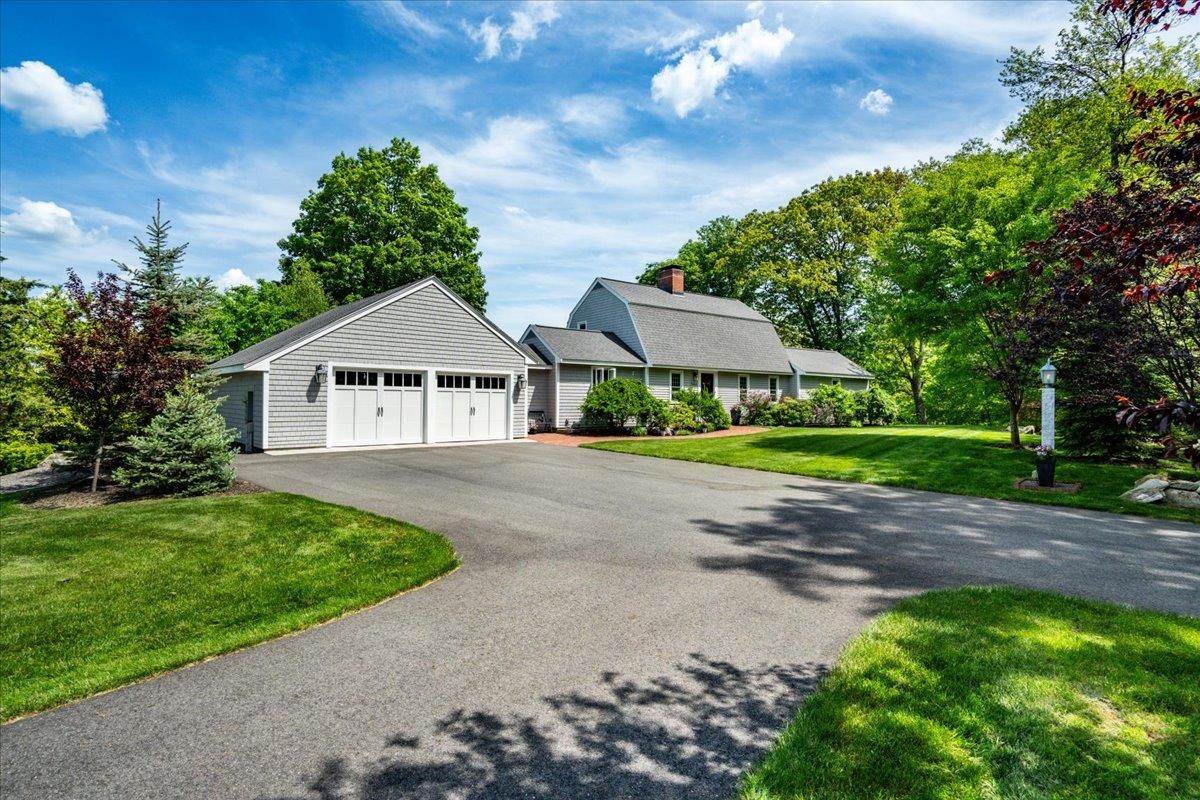 19 Green Road Amherst, NH 03031 - Photo 1 of 59