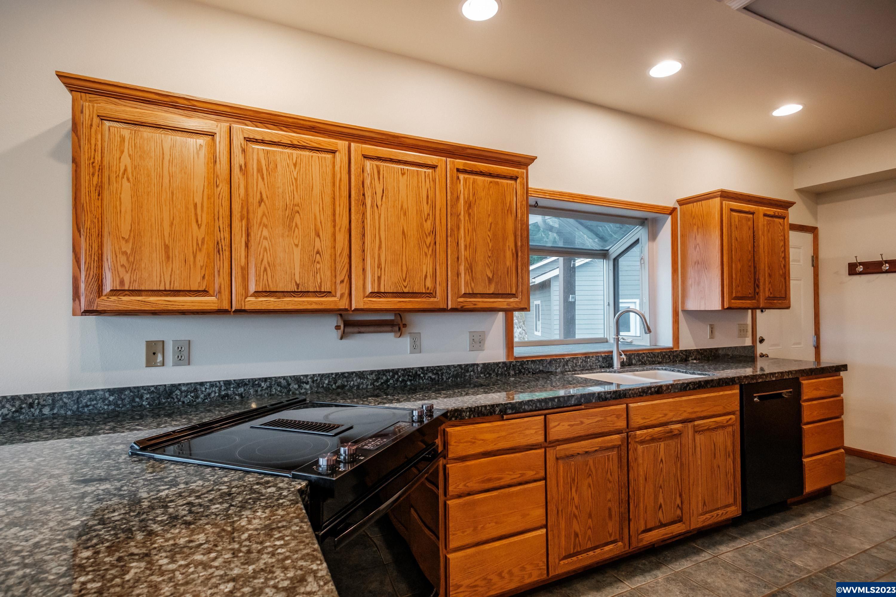 25459 Rice Road Sweet Home, OR 97386 - Photo 3 of 40 Gallery Image 3
