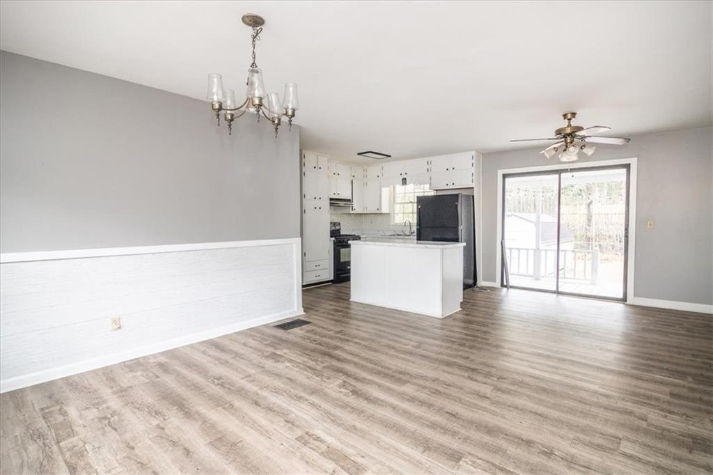 3541 Pinehill Circle Acworth, GA 30101 - Photo 3 of 28