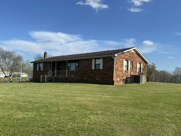 $279,900 | 552 Pea Ridge Road, Chestnut Mound, TN 38552