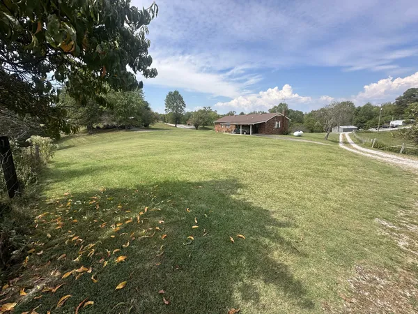 $279,900 | 552 Pea Ridge Road, Chestnut Mound, TN 38552