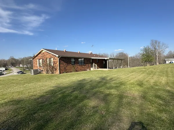 $279,900 | 552 Pea Ridge Road, Chestnut Mound, TN 38552