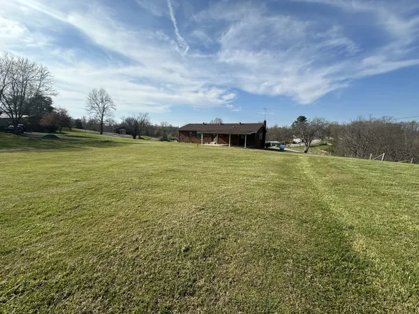 $279,900 | 552 Pea Ridge Road, Chestnut Mound, TN 38552