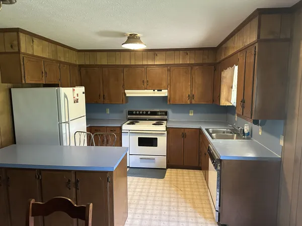 $279,900 | 552 Pea Ridge Road, Chestnut Mound, TN 38552