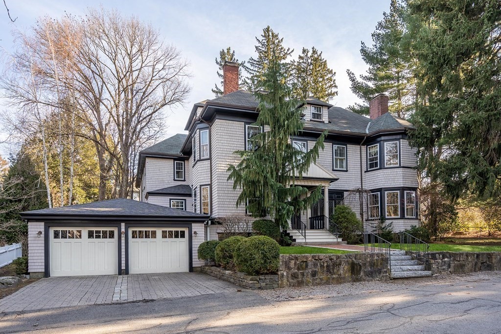 37 Circuit Road, Chestnut Hill, MA 02467 Compass