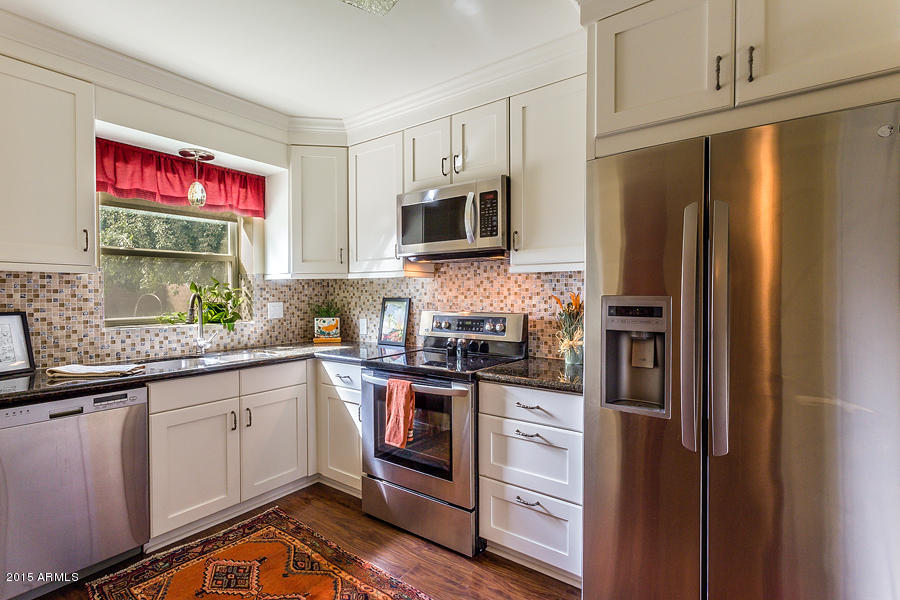341 West Roma Avenue Phoenix, AZ 85013 - Photo 9 of 19 341 W Roma-9