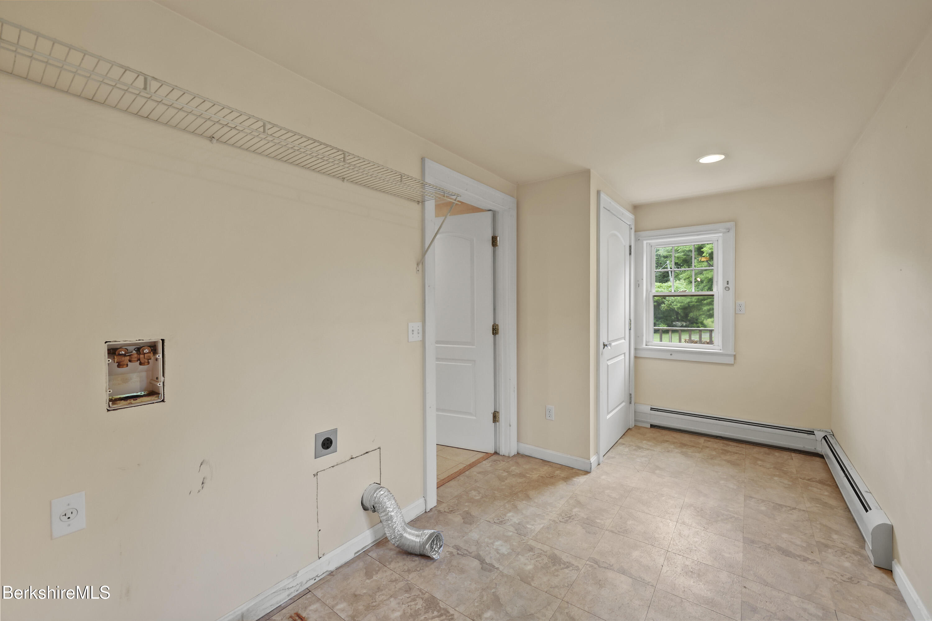 132 South Washington State Road Washington, MA 01223 - Photo 19 of 41 a view of an empty room