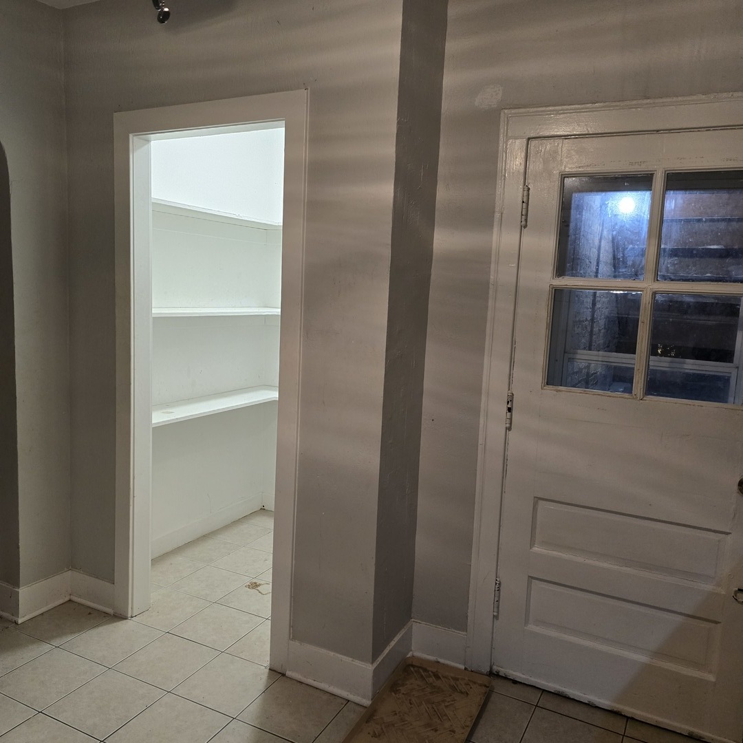 7529 North Claremont Avenue, Unit 2 Chicago, IL 60645 - Photo 10 of 24 a view of elevator