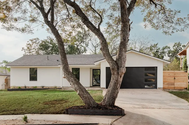 $695,000 | 2009 Lear Lane, Austin, TX 78745