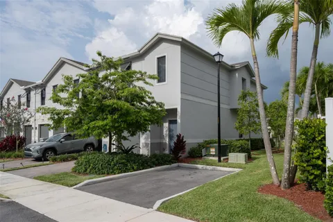 $3,500 | 844 Northwest 3rd Way, Unit 844, Pompano Beach, FL 33060