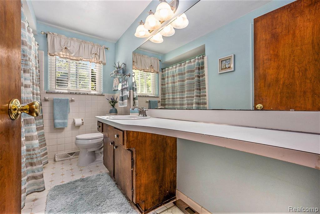 2930 Devondale Road Rochester Hills, MI 48309 - Photo 17 of 33