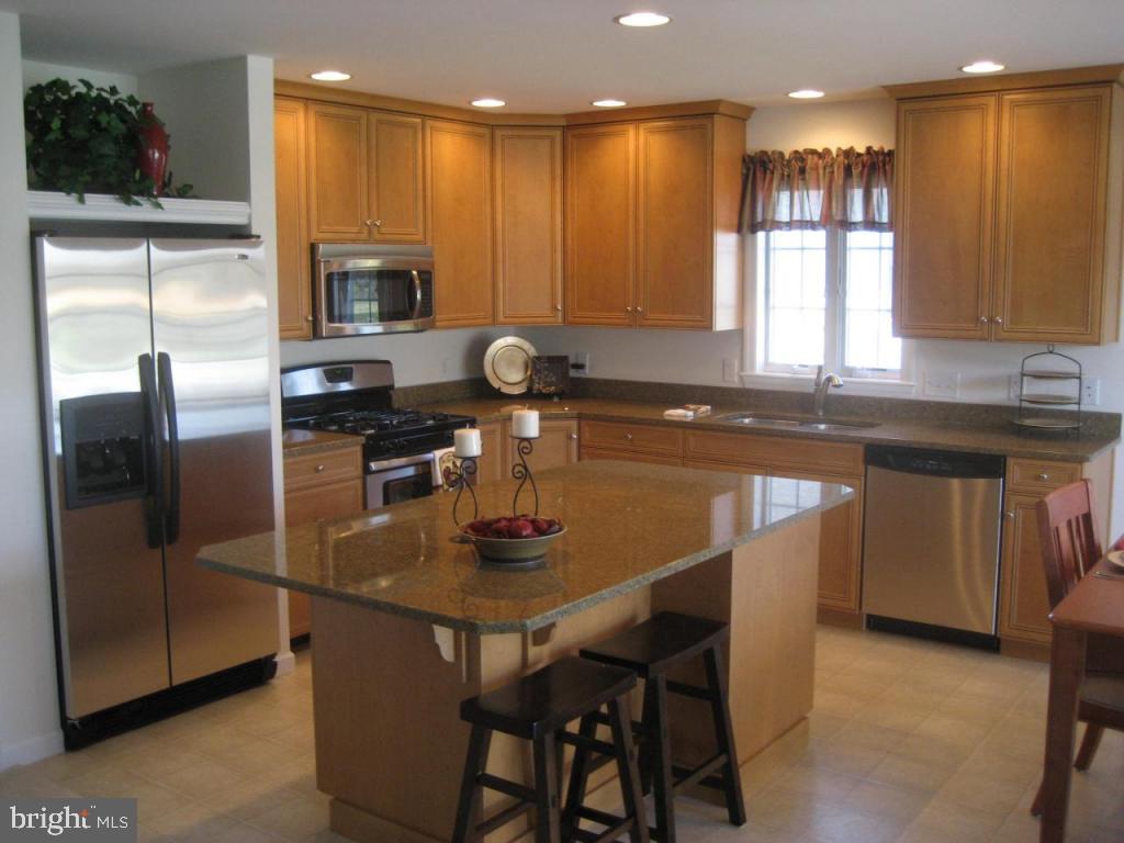 440 Edinburgh Road Middletown, PA 17057 - Photo 3 of 12 Gallery Image 3