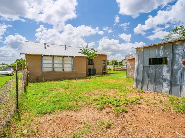 $115,000 | 1004 Avon Avenue, Llano, TX 78643