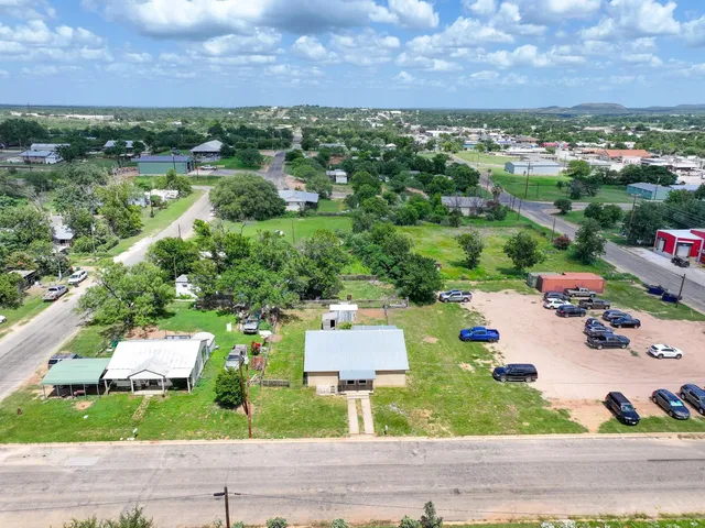 $115,000 | 1004 Avon Avenue, Llano, TX 78643